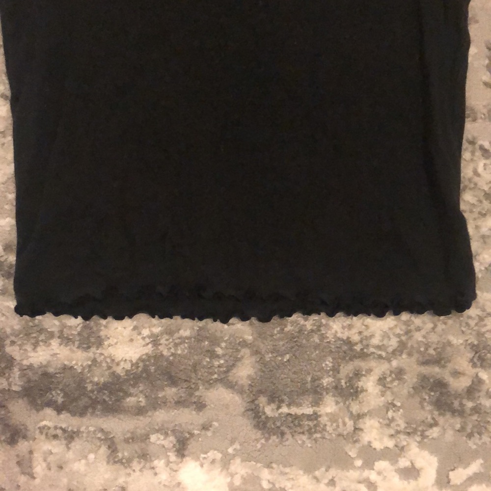 UO Ruffle Basic T - Picture 4 of 4